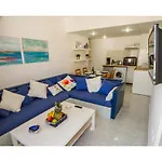 Beautiful Apartment Near The Old Town